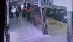 شاهد: توثيق لحظة اطلاق النار واصابة شابين في بات يام جنوب يافا 